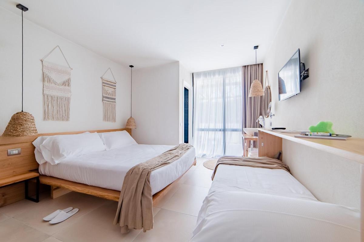 CUMEJA Beach Club & Hotel Baia Domizia Zewnętrze zdjęcie