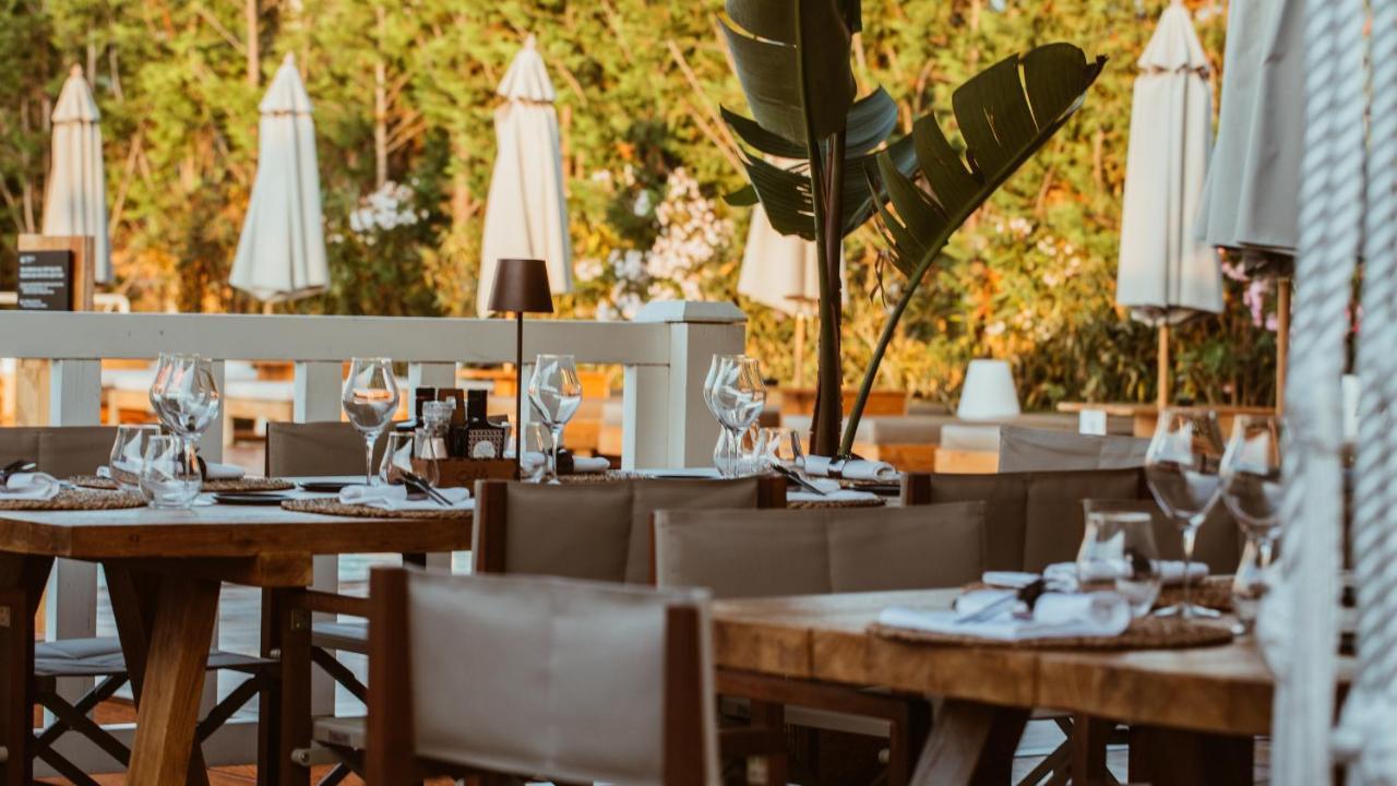 CUMEJA Beach Club & Hotel Baia Domizia Zewnętrze zdjęcie