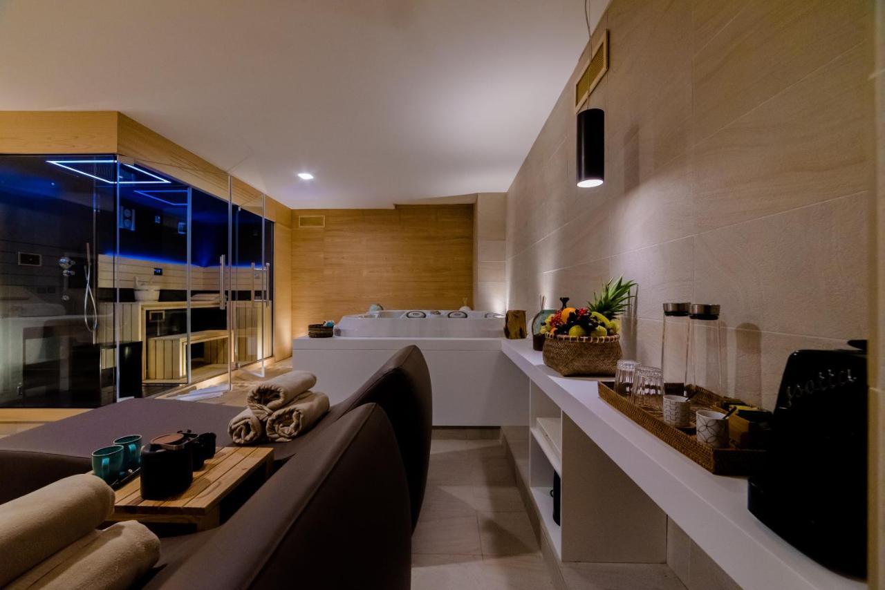 CUMEJA Beach Club & Hotel Baia Domizia Zewnętrze zdjęcie
