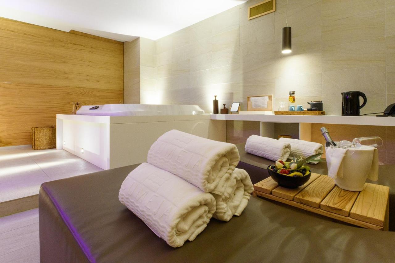 CUMEJA Beach Club & Hotel Baia Domizia Zewnętrze zdjęcie