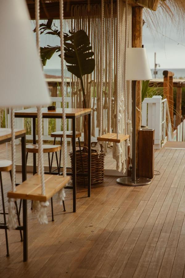 CUMEJA Beach Club & Hotel Baia Domizia Zewnętrze zdjęcie