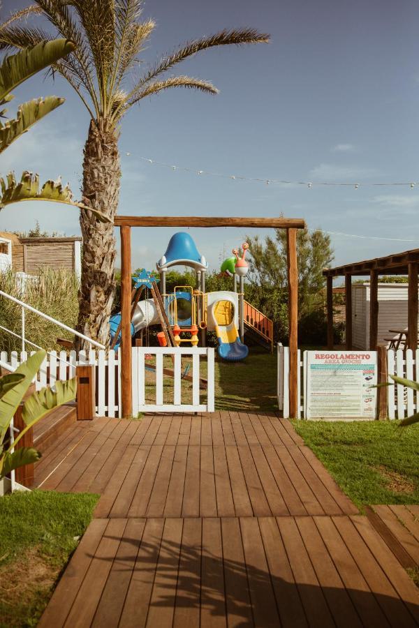 CUMEJA Beach Club & Hotel Baia Domizia Zewnętrze zdjęcie
